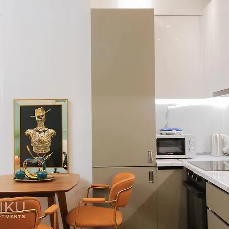 Miku - Lux 2bd At City Center Apartamento Tirana